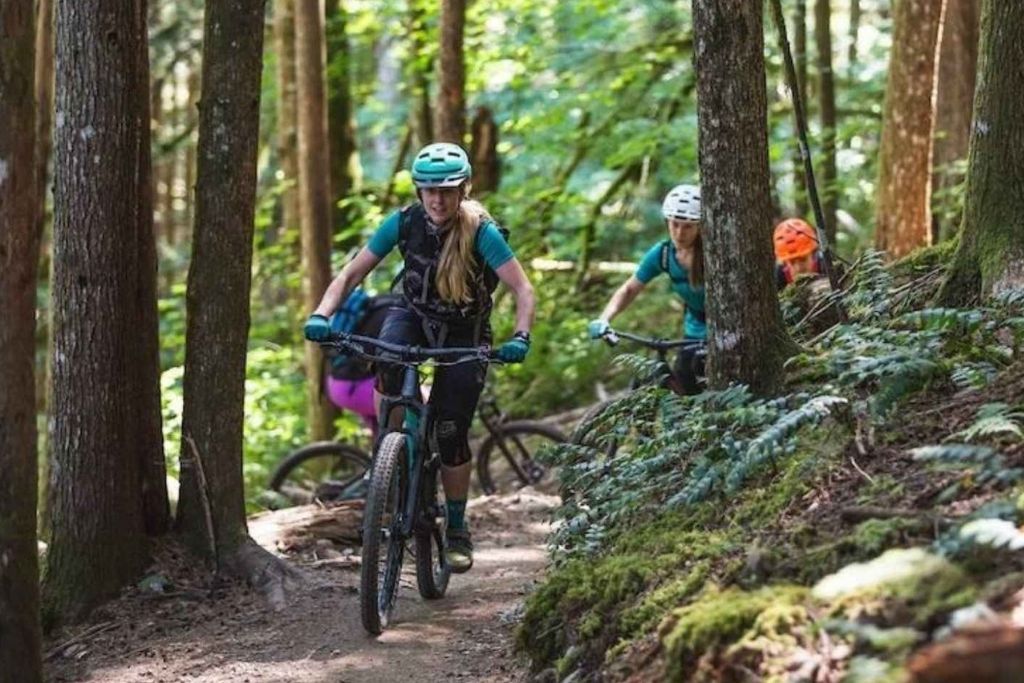 https://flyingspiritrentals.com/wp-content/uploads/2021/01/womens-mountain-bike.jpg